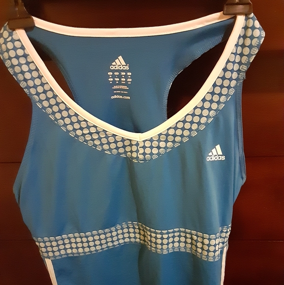 Ladies active wear tank top. - Picture 1 of 2